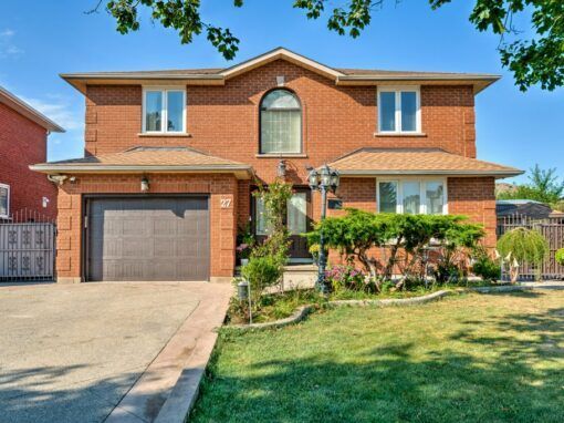 27 PINEWOODS DR, HAMILTON, L8J2T5