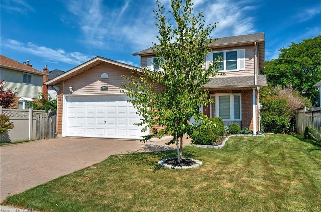 2181 CLEAVER AVE, BURLINGTON, L7M3W5